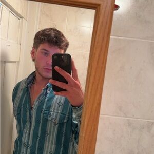 Meet your Posher, Johnathan